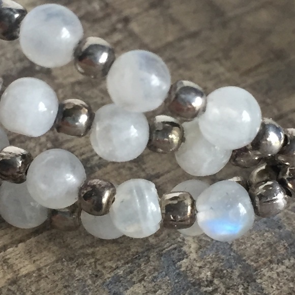 Vintage Sterling Silver triple strand moonstone gemstone beaded bracelet - Picture 2 of 5